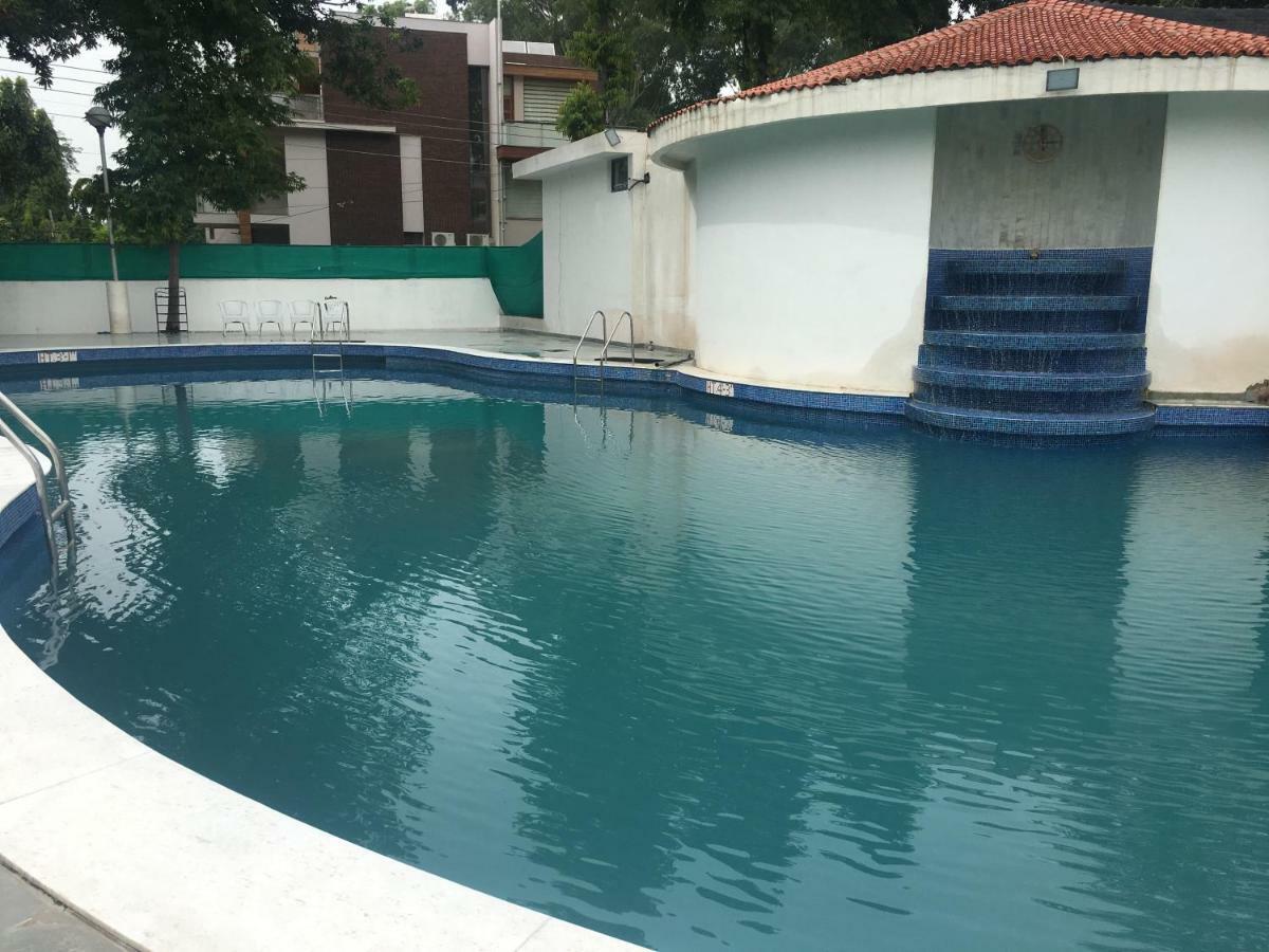 Hotel Mountview Chandigarh